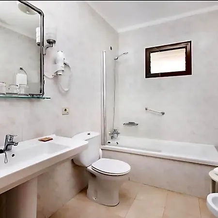 Hotel Don Manolito