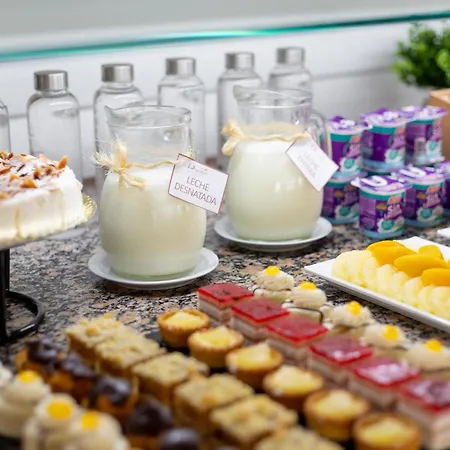 돈 마놀리토 호텔